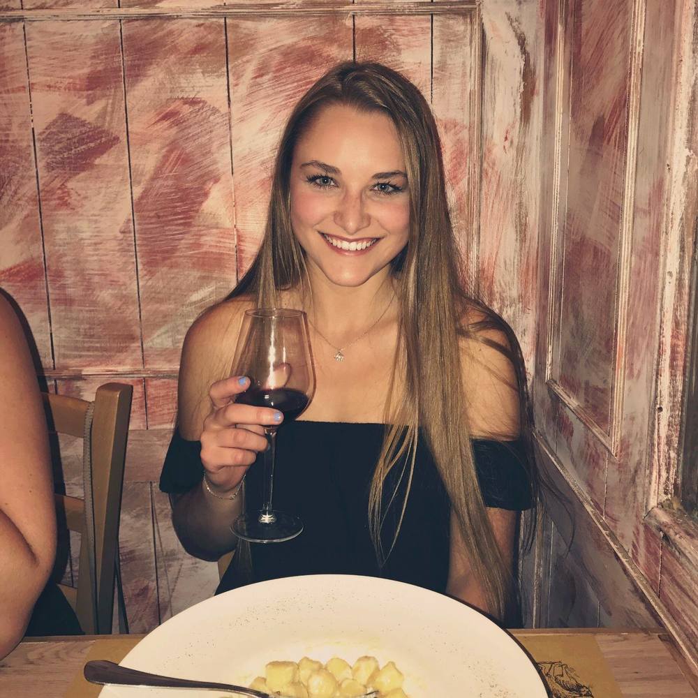 Meet your Posher, Lauren